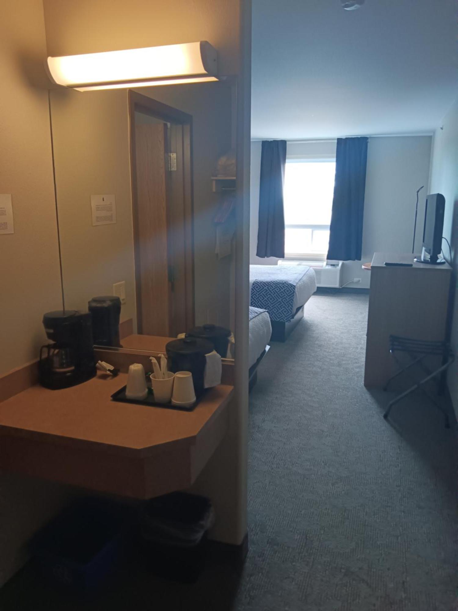 Super 8 By Wyndham St-Jerome Hotel Saint-Jérôme Kültér fotó