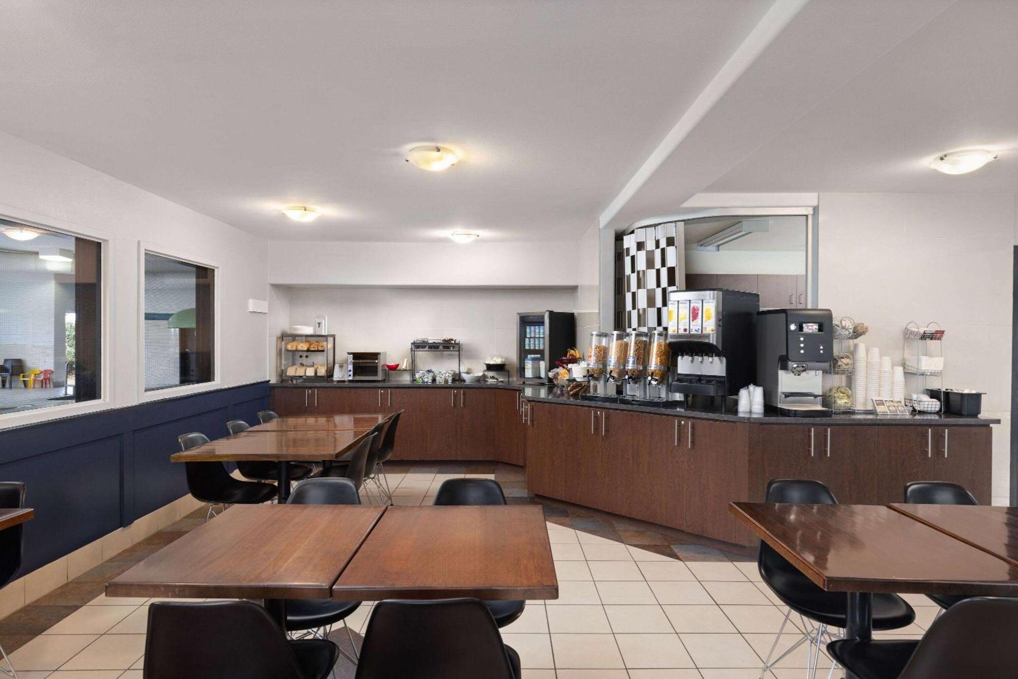 Super 8 By Wyndham St-Jerome Hotel Saint-Jérôme Kültér fotó