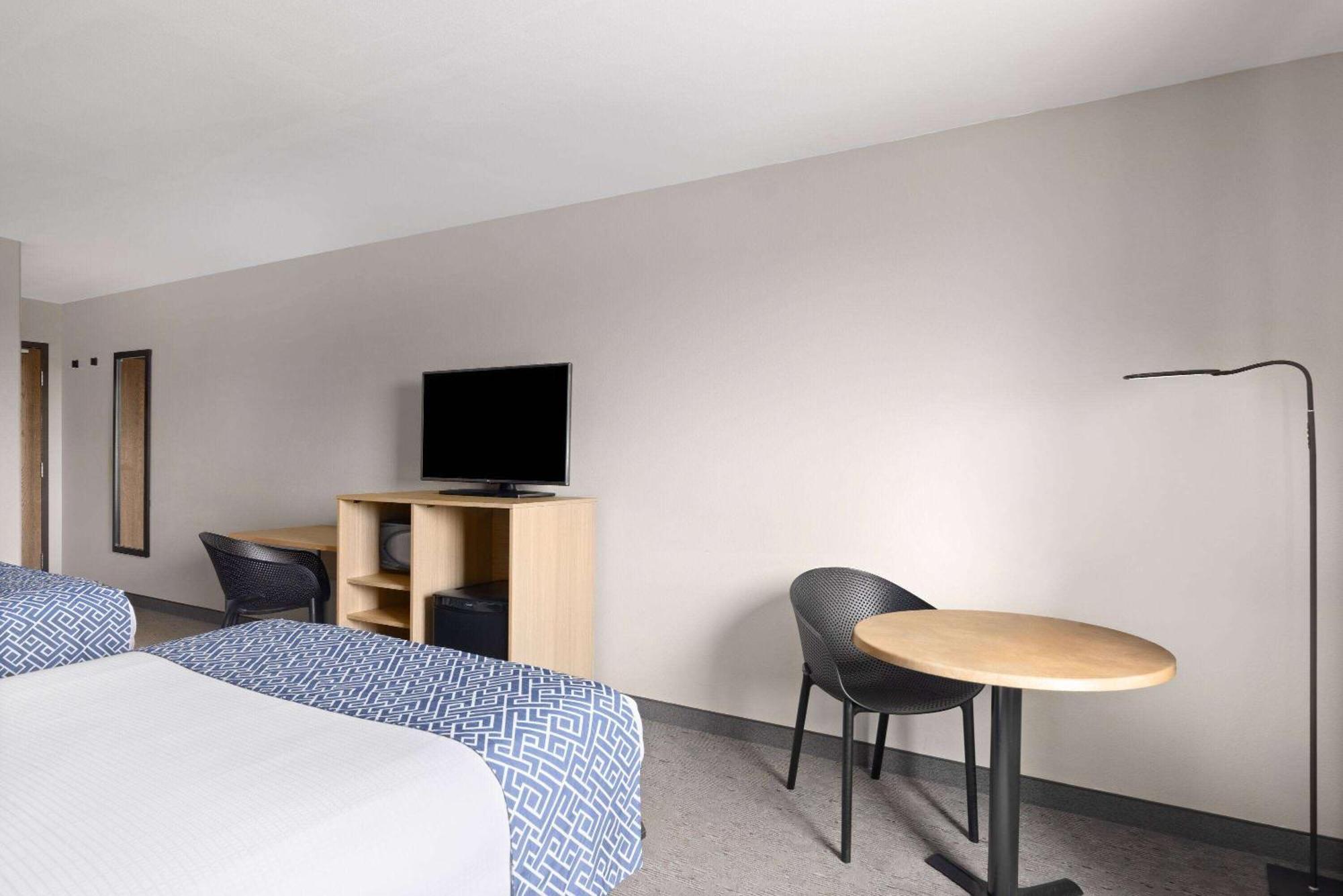 Super 8 By Wyndham St-Jerome Hotel Saint-Jérôme Kültér fotó