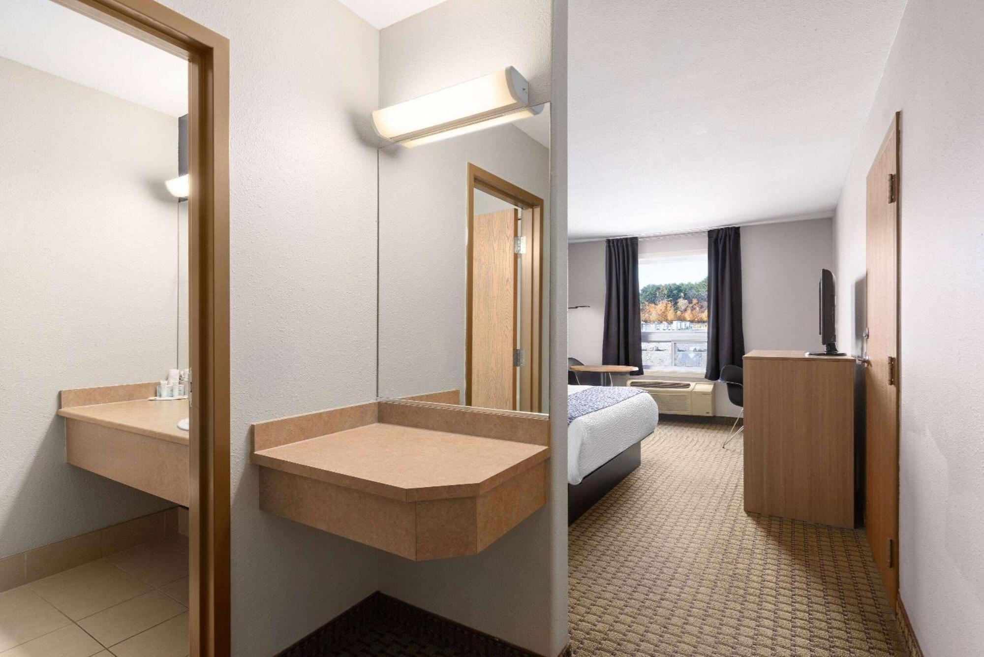 Super 8 By Wyndham St-Jerome Hotel Saint-Jérôme Kültér fotó