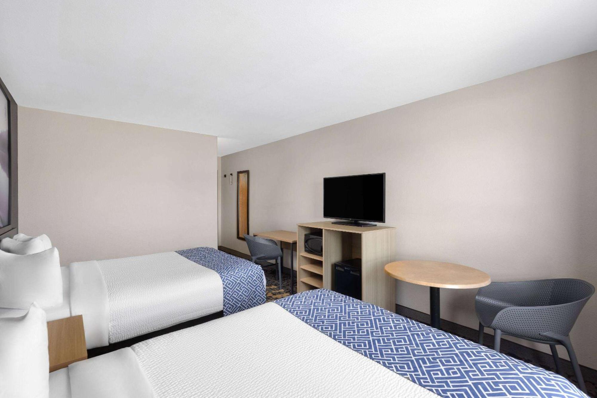 Super 8 By Wyndham St-Jerome Hotel Saint-Jérôme Kültér fotó