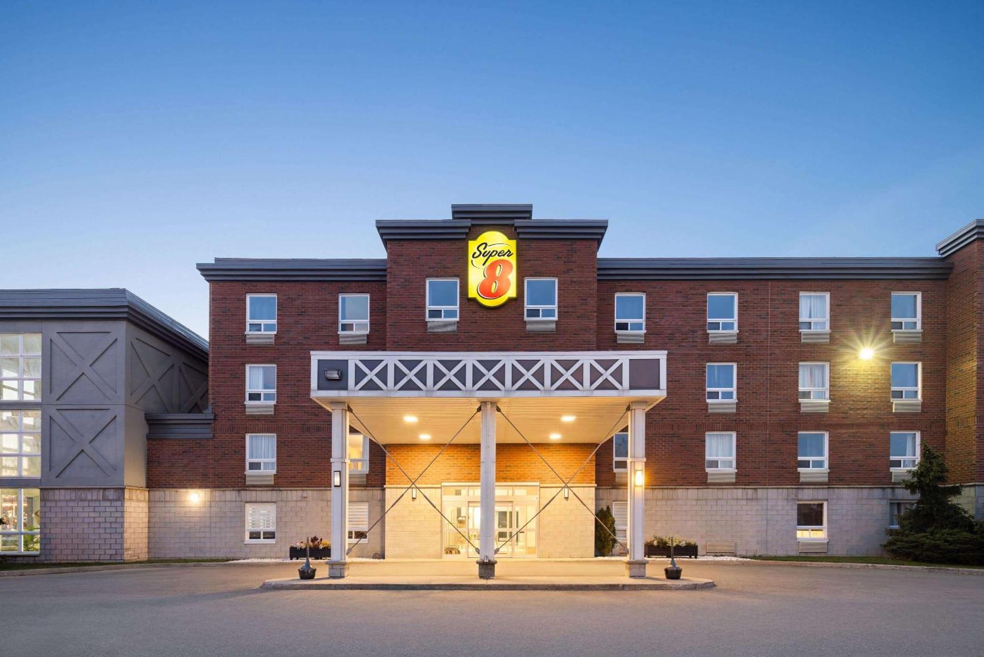 Super 8 By Wyndham St-Jerome Hotel Saint-Jérôme Kültér fotó